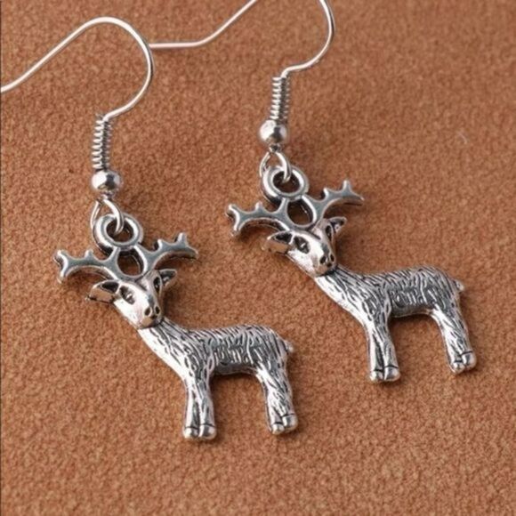 Antique Silver Elk Reindeer Holiday Winter Christmas Animal Drop Dangle Earrings - Picture 4 of 6